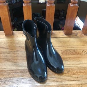 Adorable ankle rain boots